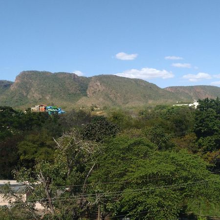 Aguas Da Serra Com Acesso Ao Rio E Vista Pra Serra Rio Quente Kültér fotó